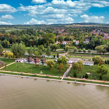 בית נופש In 36287 Balatonmáriafürdő